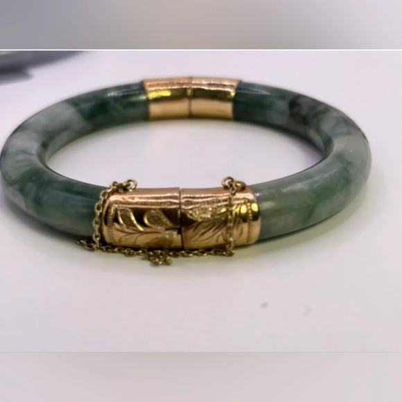 Jewelry - Jade 10k Gold Vintage 1970's Hand Carved  Rare